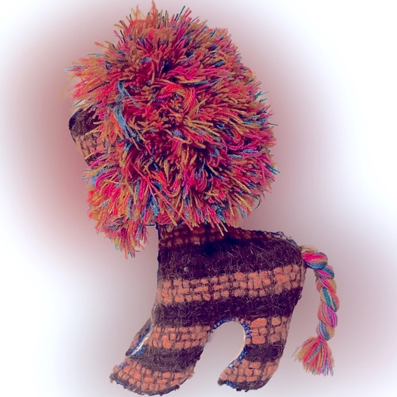 Lion figureπ¦ - Picture 2 of 6